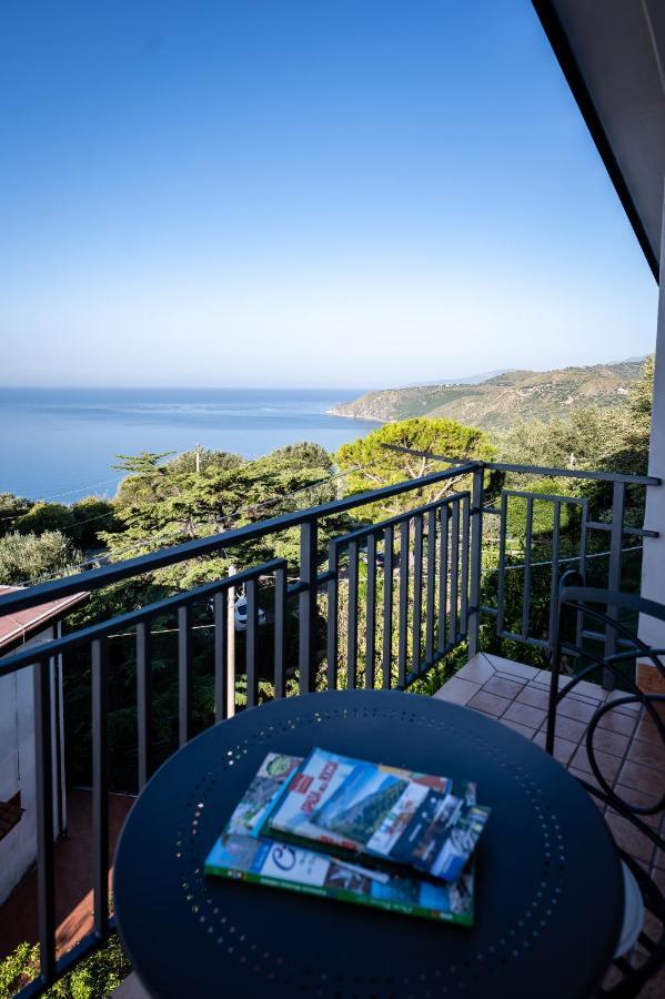 La Casa Del Maestro Attico Apartment Pisciotta Bagian luar foto