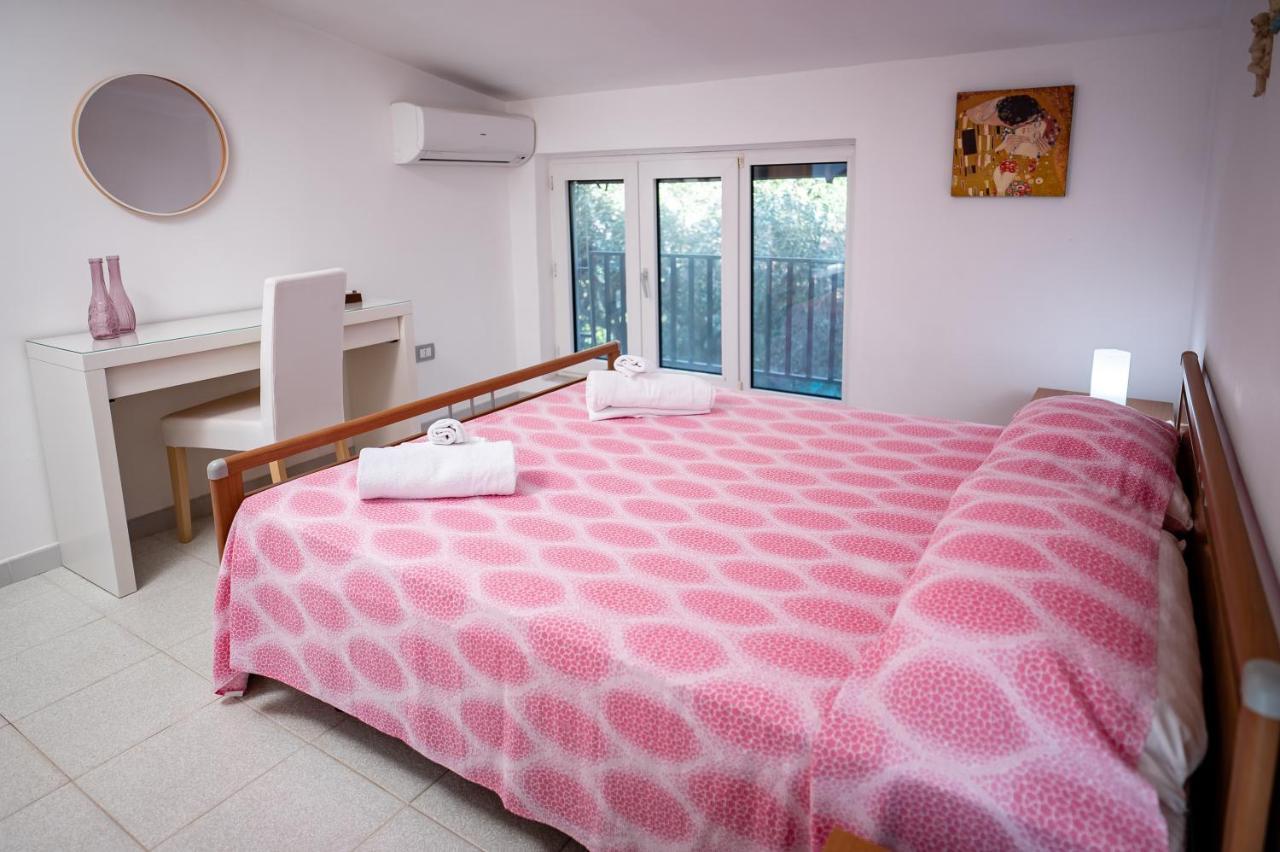 La Casa Del Maestro Attico Apartment Pisciotta Bagian luar foto